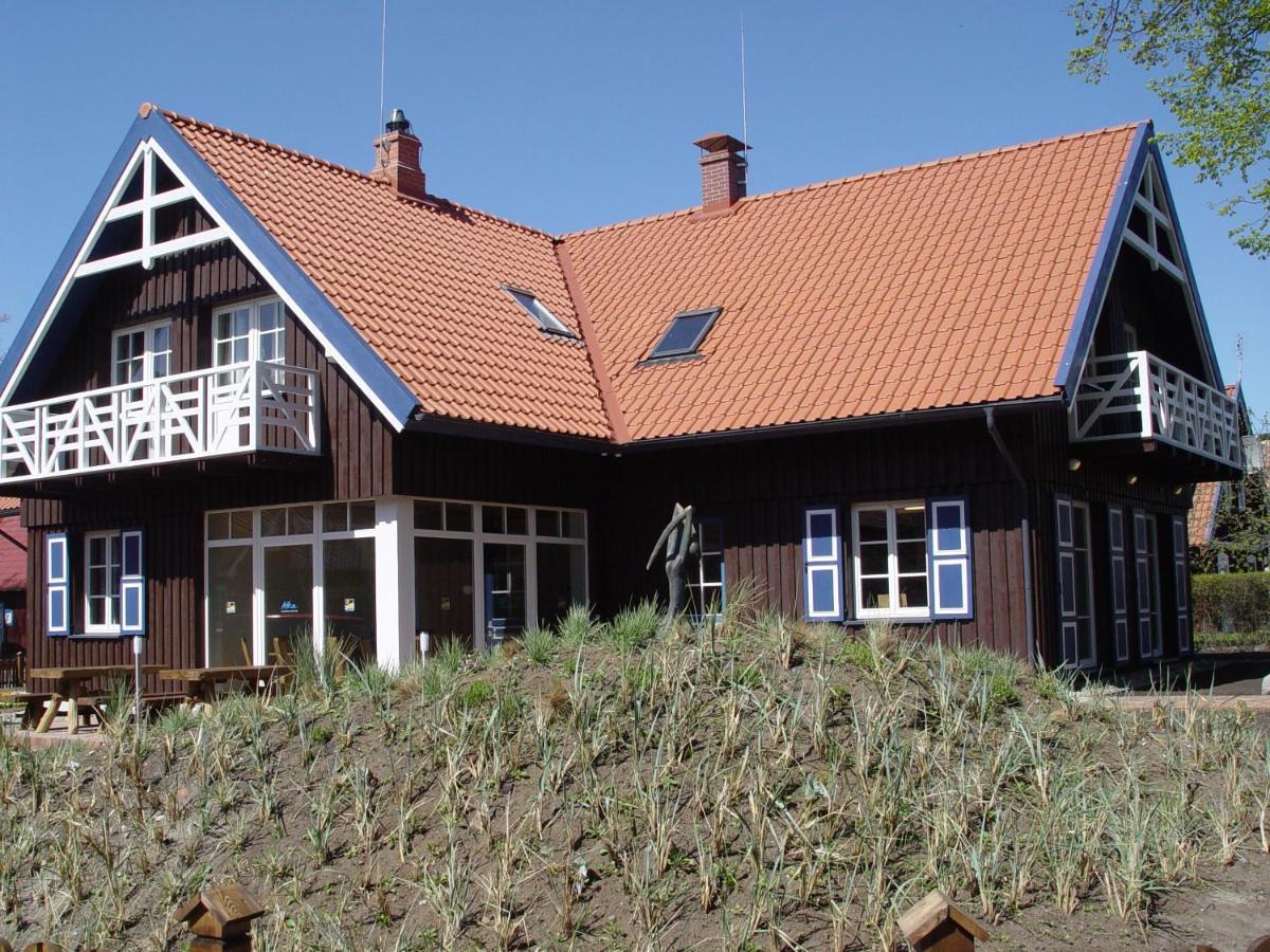 Aika Hotel Nida Bagian luar foto