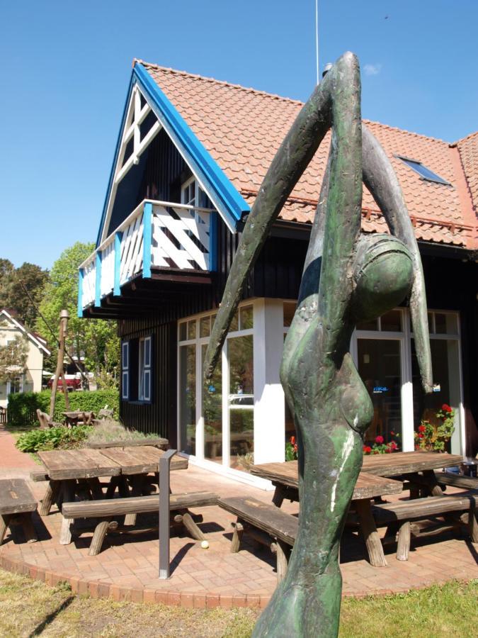 Aika Hotel Nida Bagian luar foto